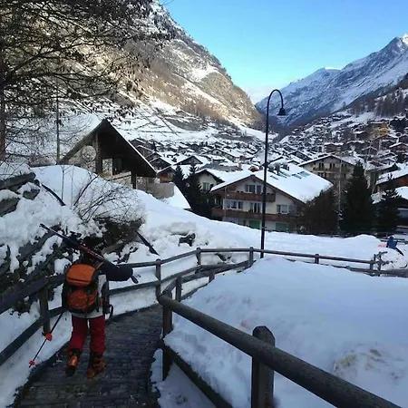 公寓 Modern With Matterhorn View